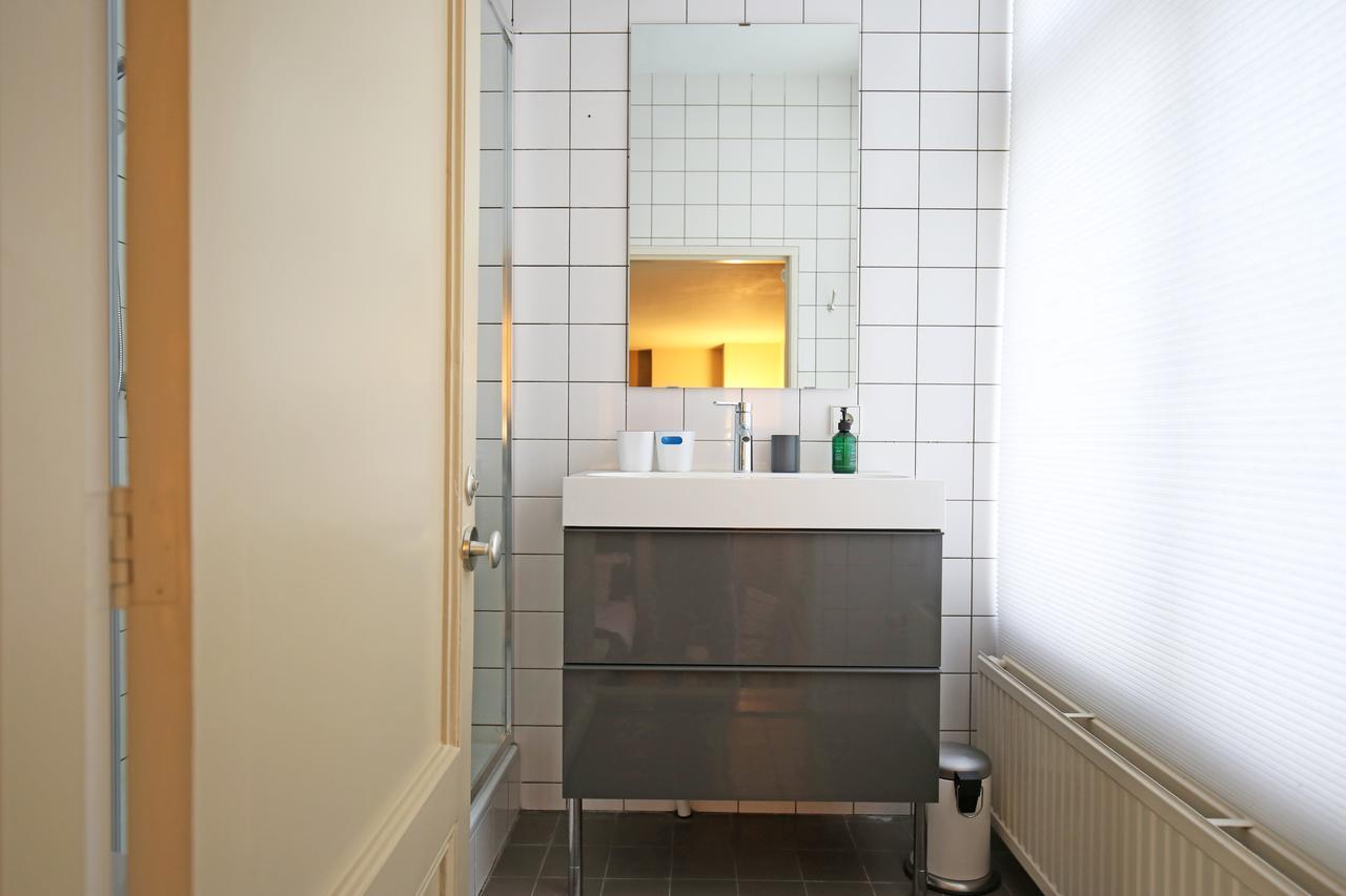 Canal Studio Apartment Amsterdam Bagian luar foto