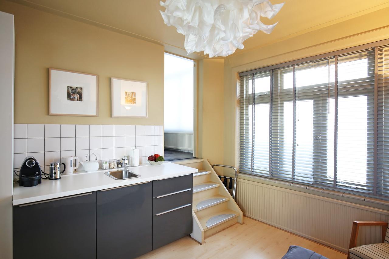 Canal Studio Apartment Amsterdam Bagian luar foto